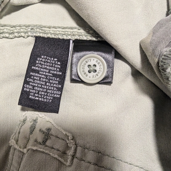 Sanctuary camo pants. Size 30. - Picture 6 of 7